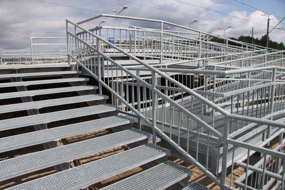 Stairs — Metal-Disain metal gratings application