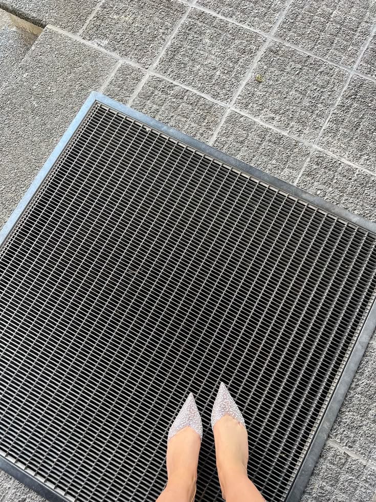 Entrance groups, foot scraper gratings — Metal-Disain metal gratings application