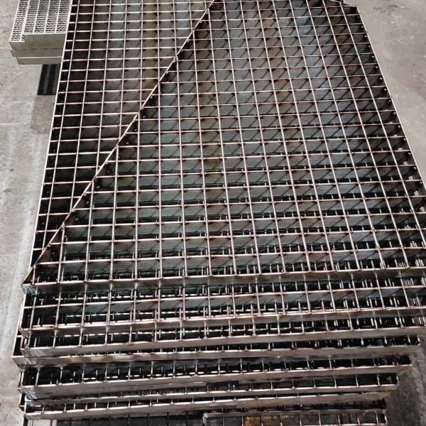 Stainless steel gratings 2