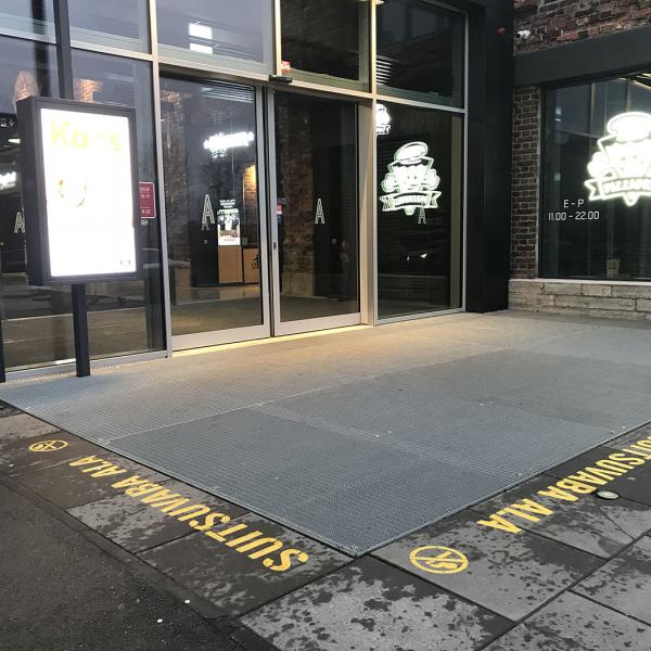 Gratings for wiping the feet / foot scraper grating