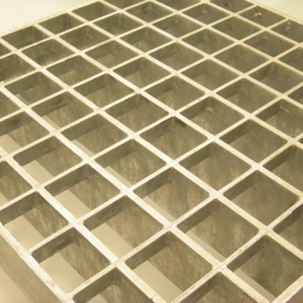 Press-locked Gratings