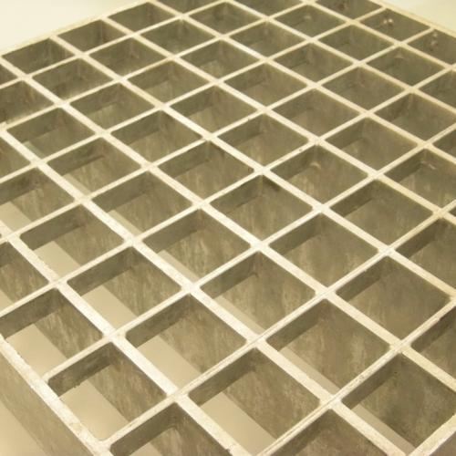 Press-locked Gratings