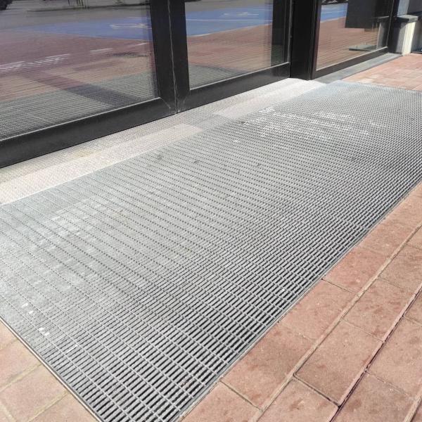 Gratings for wiping the feet / foot scraper grating 2