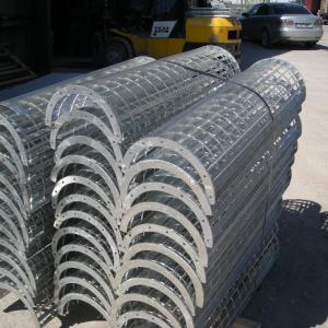 Puristehitsattu ritilä