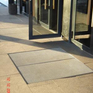 Kājslauķu režģi (Press Locked)