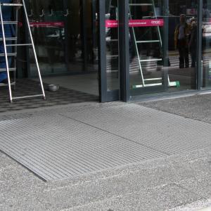 Kājslauķu režģi (Press Locked)