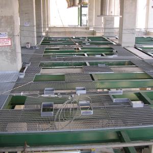 Puristehitsattu ritilä